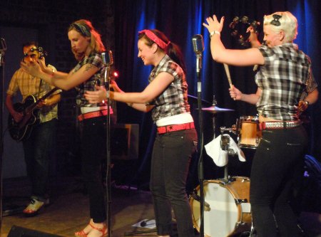 2011-05-27 The Silveretter - Chicago33 1127_450