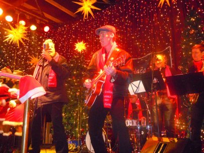 2011-12-02 Rocking Maniacs Koeln Weihnachrsmarkt 1011_450